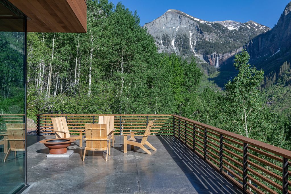 Telluride Glass House luxury home by Efficiency Lab for Architecture PLLC 11