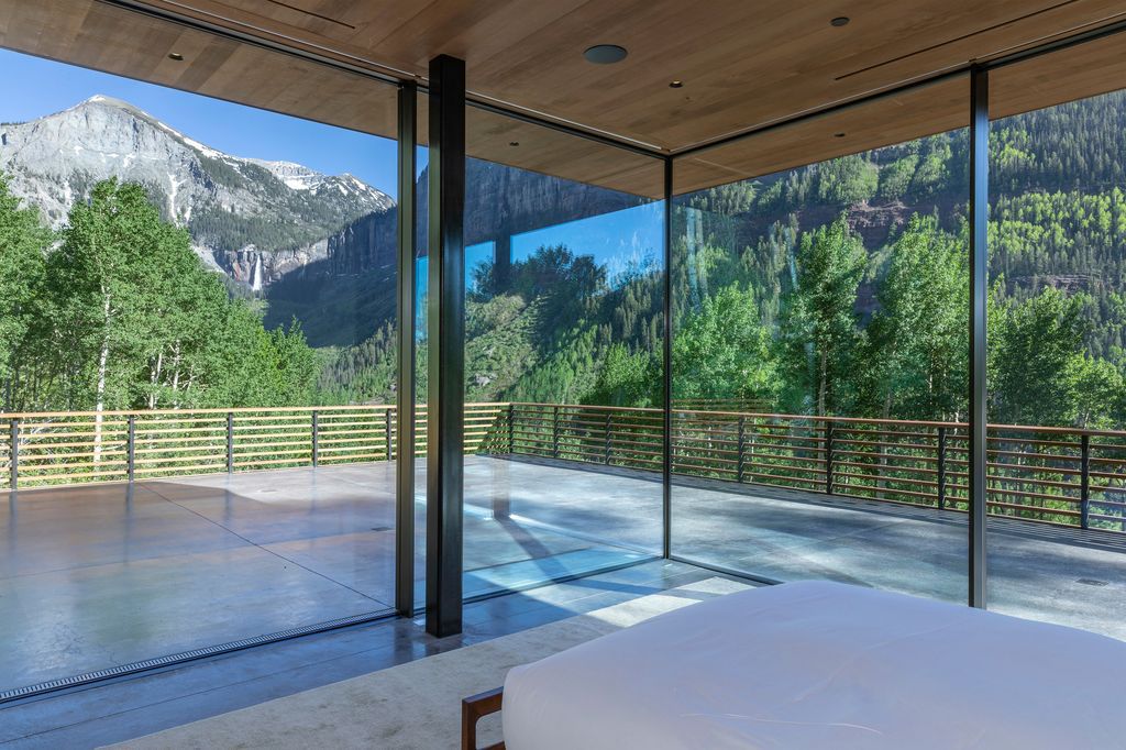 Telluride Glass House, luxury home by Efficiency Lab for Architecture PLLC
