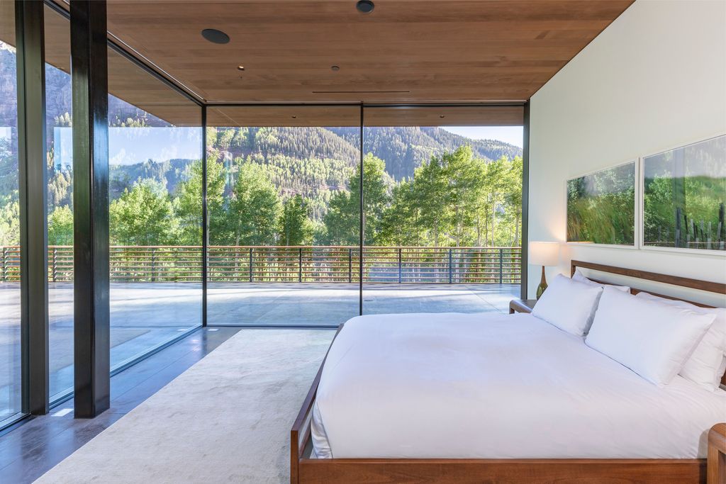 Telluride Glass House luxury home by Efficiency Lab for Architecture PLLC 17