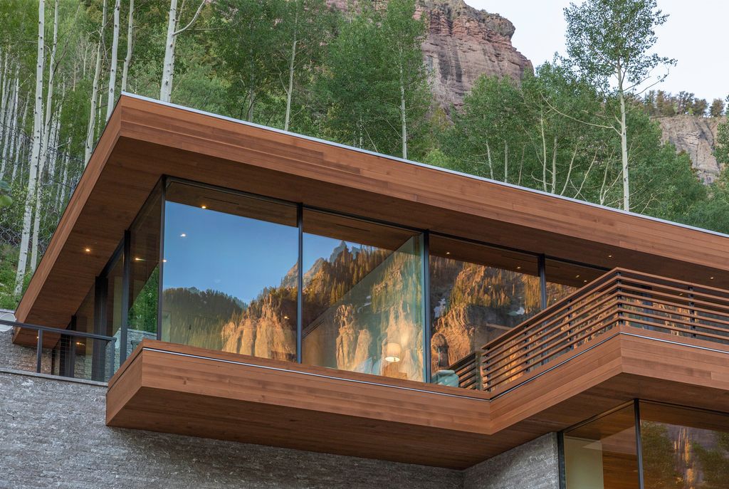 Telluride Glass House luxury home by Efficiency Lab for Architecture PLLC 5