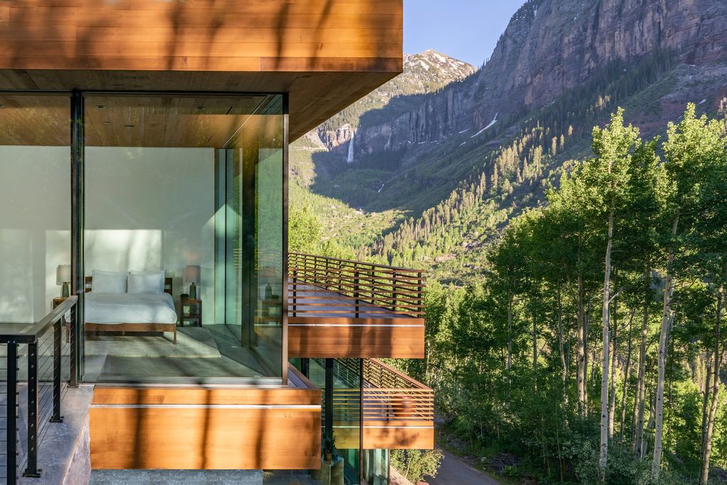 Telluride Glass House luxury home by Efficiency Lab for Architecture PLLC 7