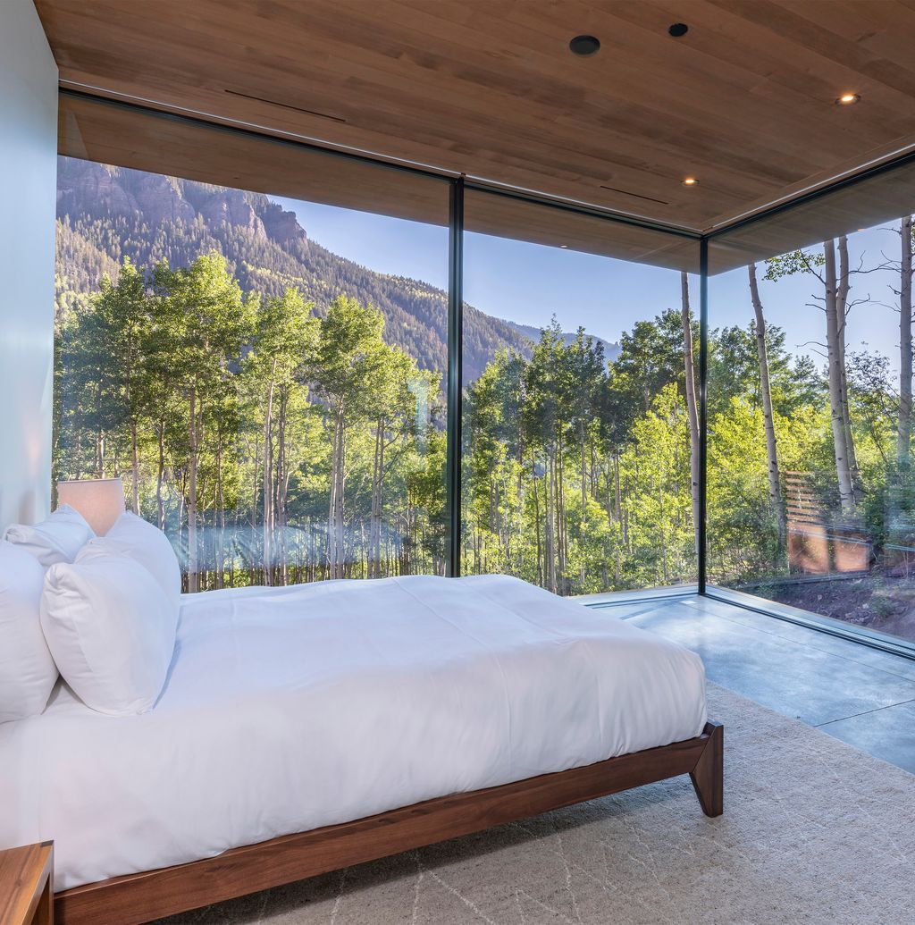 Telluride Glass House luxury home by Efficiency Lab for Architecture PLLC 9