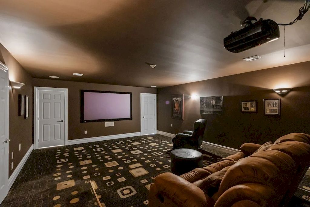 The Home in Pennsylvania is a luxurious home now available for sale. This home located at 1212 Township Line Rd, Chalfont, Pennsylvania; offering 07 bedrooms and 10 bathrooms with 12,300 square feet of living spaces.