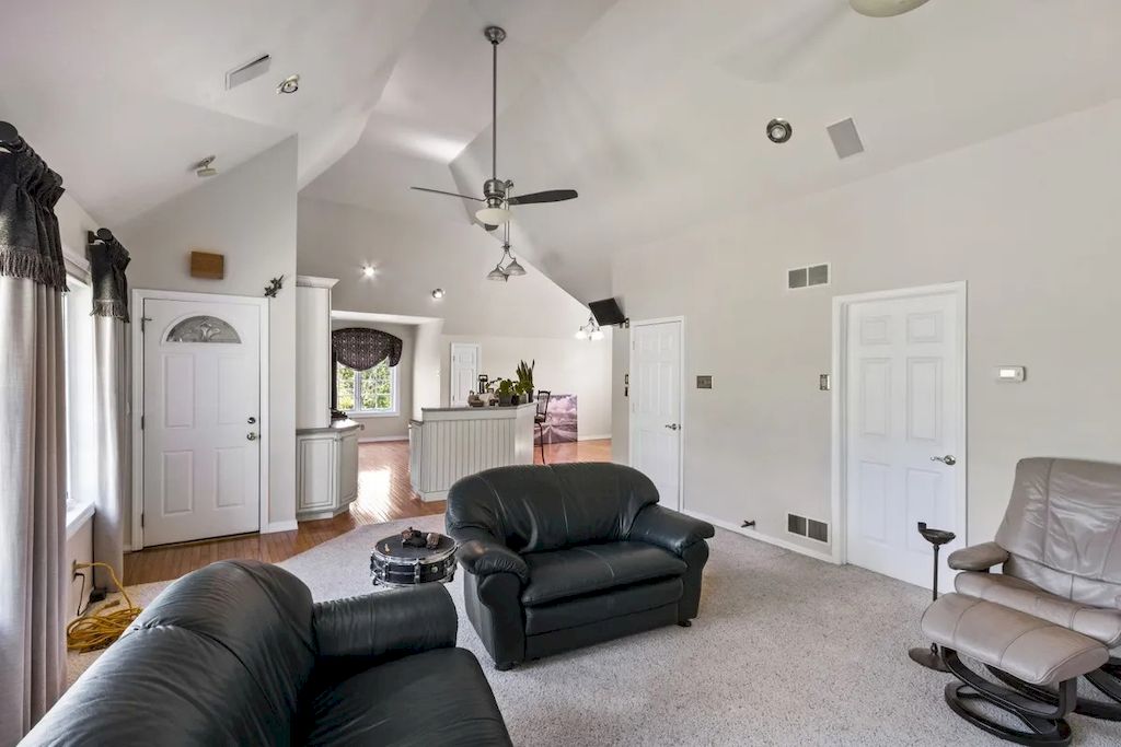 The Home in Pennsylvania is a luxurious home now available for sale. This home located at 1212 Township Line Rd, Chalfont, Pennsylvania; offering 07 bedrooms and 10 bathrooms with 12,300 square feet of living spaces.