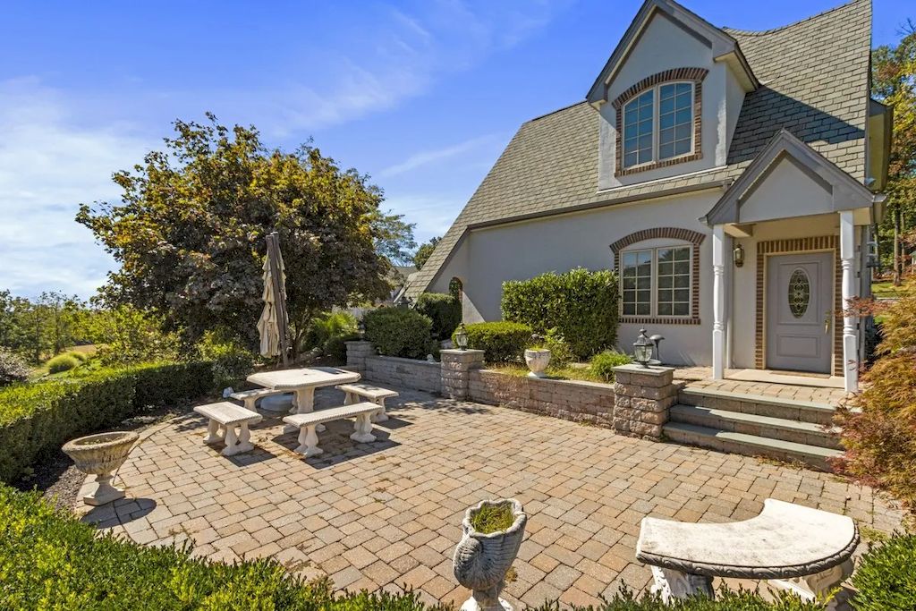 The Home in Pennsylvania is a luxurious home now available for sale. This home located at 1212 Township Line Rd, Chalfont, Pennsylvania; offering 07 bedrooms and 10 bathrooms with 12,300 square feet of living spaces.