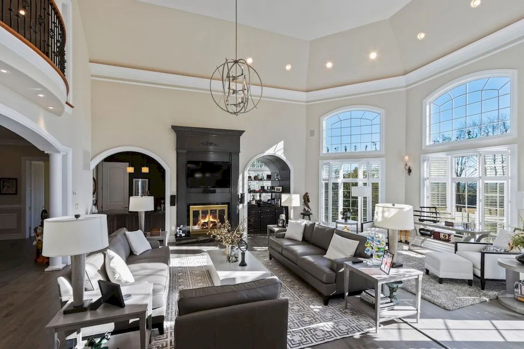 The Home in Pennsylvania is a luxurious home now available for sale. This home located at 1212 Township Line Rd, Chalfont, Pennsylvania; offering 07 bedrooms and 10 bathrooms with 12,300 square feet of living spaces.