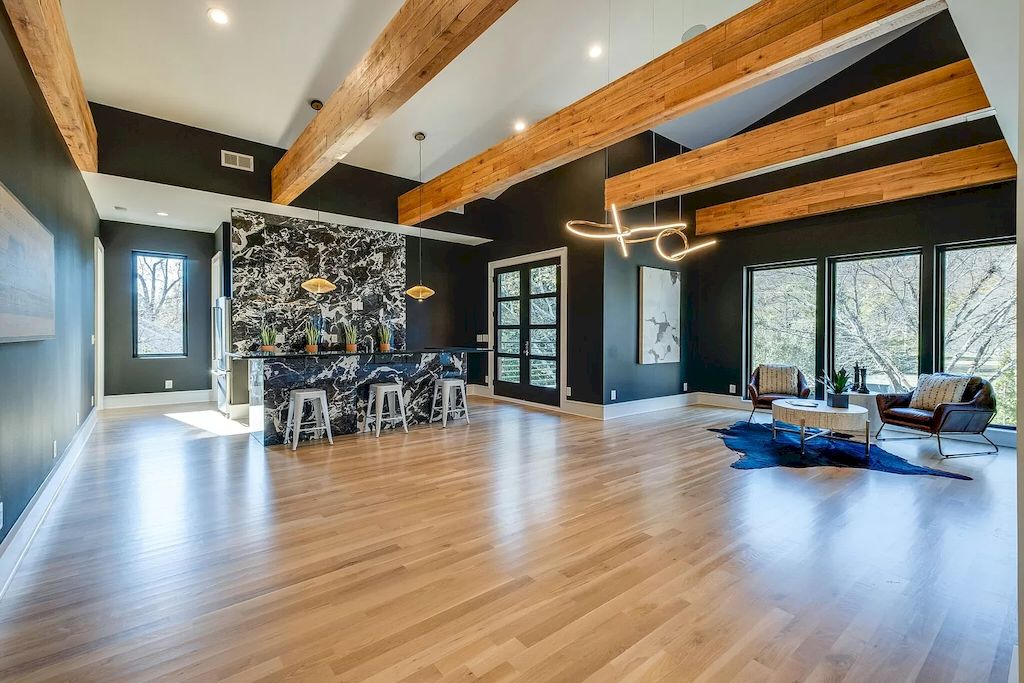The Tennessee Home is a luxurious home on 2 acres featuring sophisticated lighting, oversized windows and a jaw-dropping pool now available for sale. This home located at 5026 Franklin Pike, Nashville, Tennessee; offering 06 bedrooms and 13 bathrooms with 14,021 square feet of living spaces.