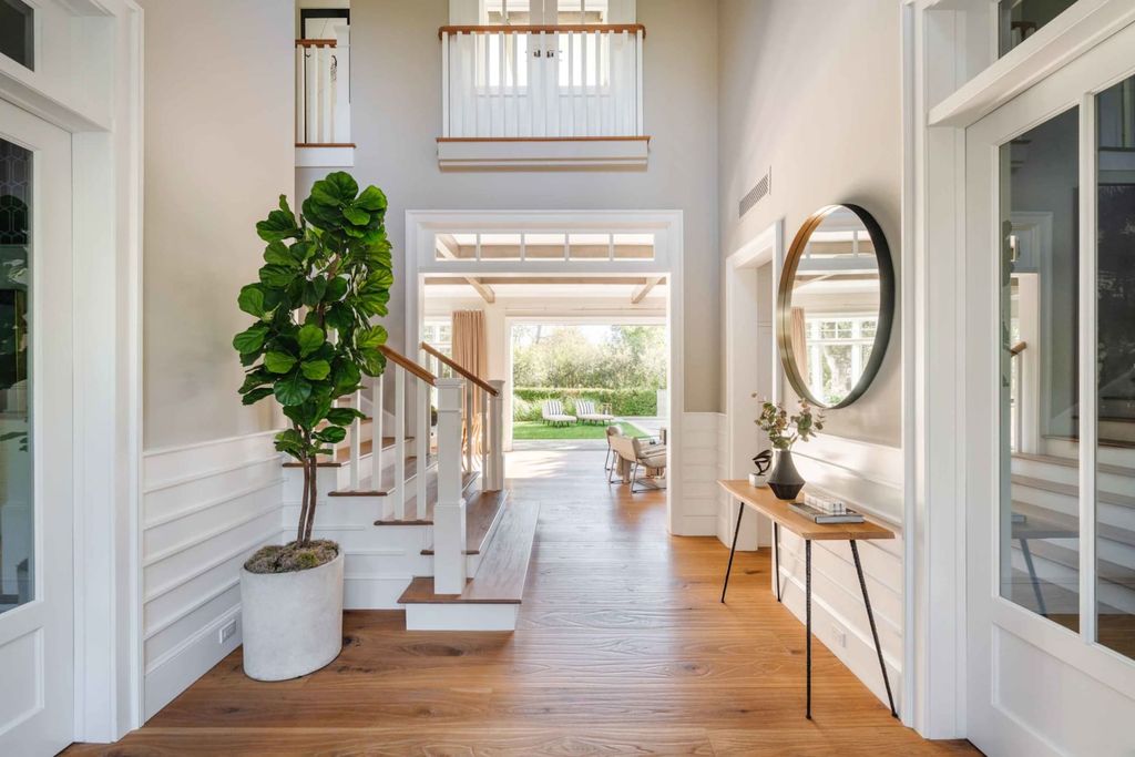 The Modern Farmhouse in Pacific Palisades blends artisanal details, top finishes, voluminous rooms, and an open concept indoor-outdoor layout now available for sale. This home located at 782 Ranch Ln, Pacific Palisades, California