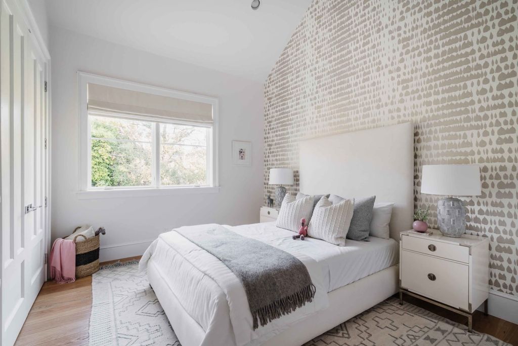 The Modern Farmhouse in Pacific Palisades blends artisanal details, top finishes, voluminous rooms, and an open concept indoor-outdoor layout now available for sale. This home located at 782 Ranch Ln, Pacific Palisades, California