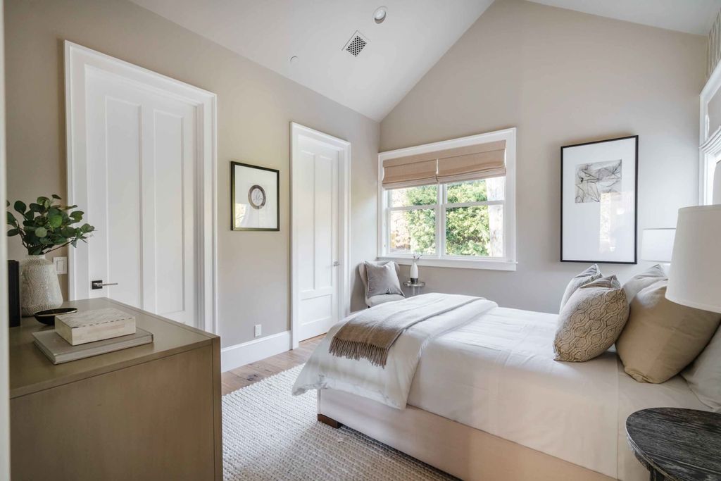 The Modern Farmhouse in Pacific Palisades blends artisanal details, top finishes, voluminous rooms, and an open concept indoor-outdoor layout now available for sale. This home located at 782 Ranch Ln, Pacific Palisades, California
