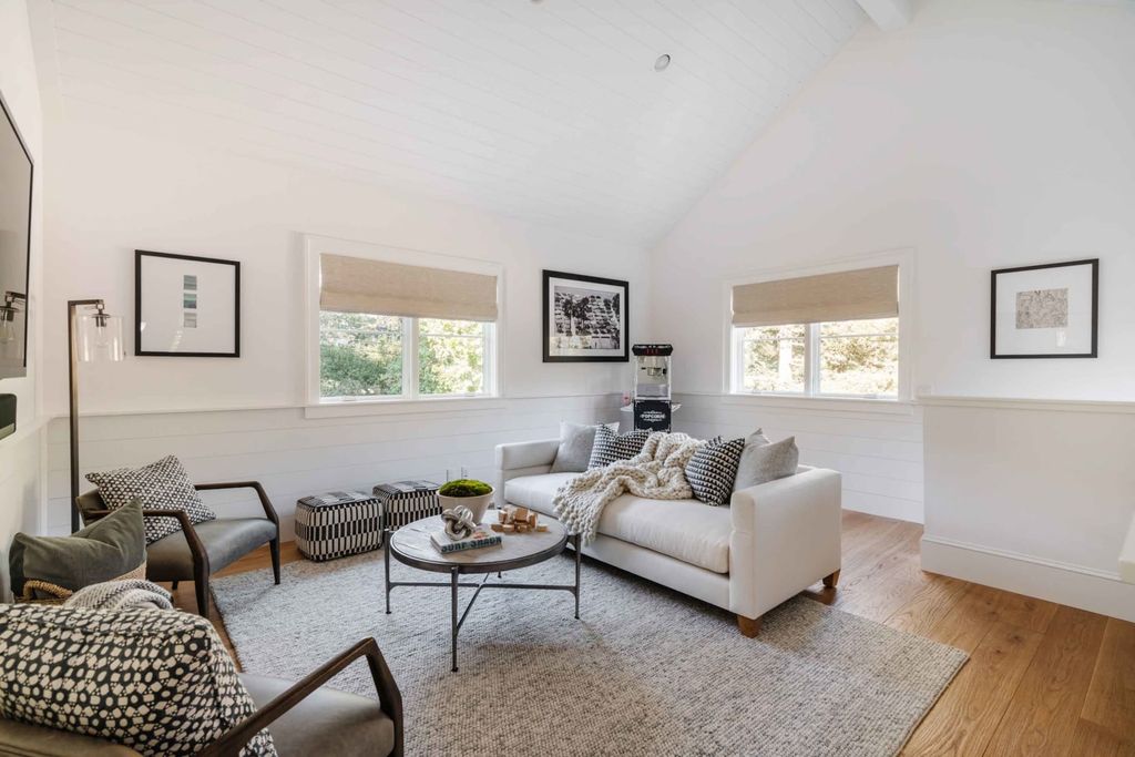 The Modern Farmhouse in Pacific Palisades blends artisanal details, top finishes, voluminous rooms, and an open concept indoor-outdoor layout now available for sale. This home located at 782 Ranch Ln, Pacific Palisades, California