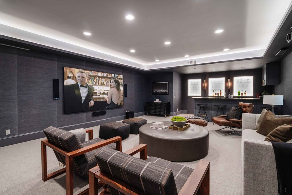 The Modern Farmhouse in Pacific Palisades blends artisanal details, top finishes, voluminous rooms, and an open concept indoor-outdoor layout now available for sale. This home located at 782 Ranch Ln, Pacific Palisades, California