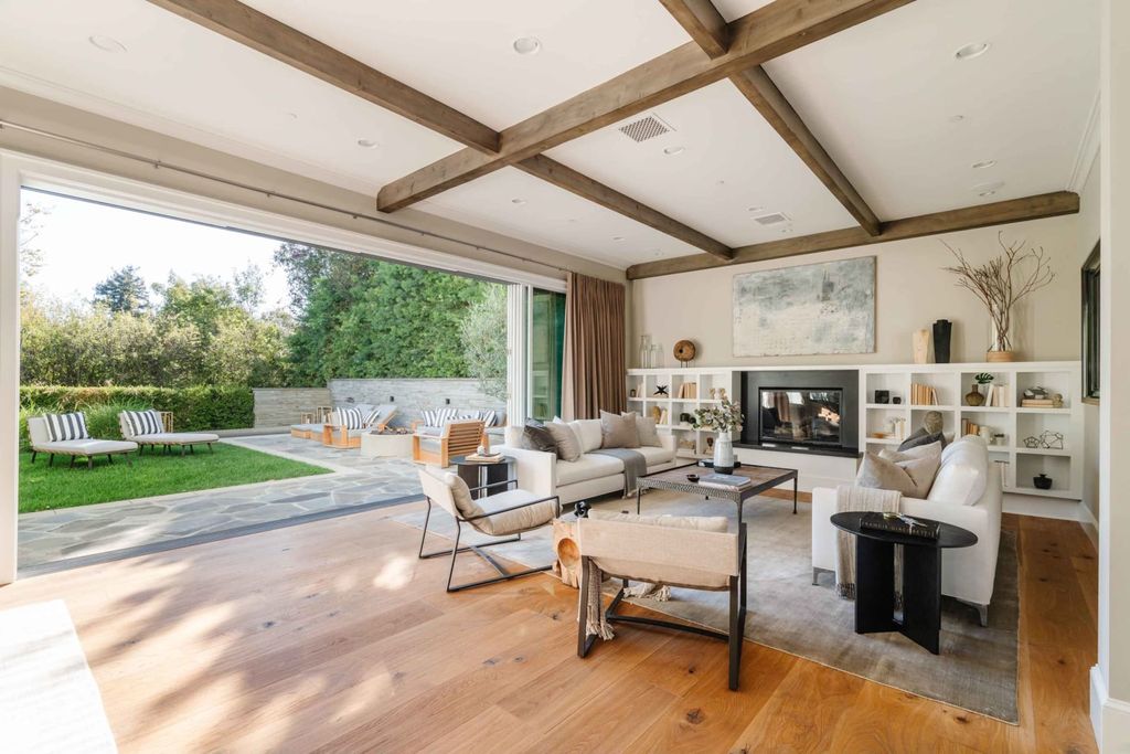 The Modern Farmhouse in Pacific Palisades blends artisanal details, top finishes, voluminous rooms, and an open concept indoor-outdoor layout now available for sale. This home located at 782 Ranch Ln, Pacific Palisades, California