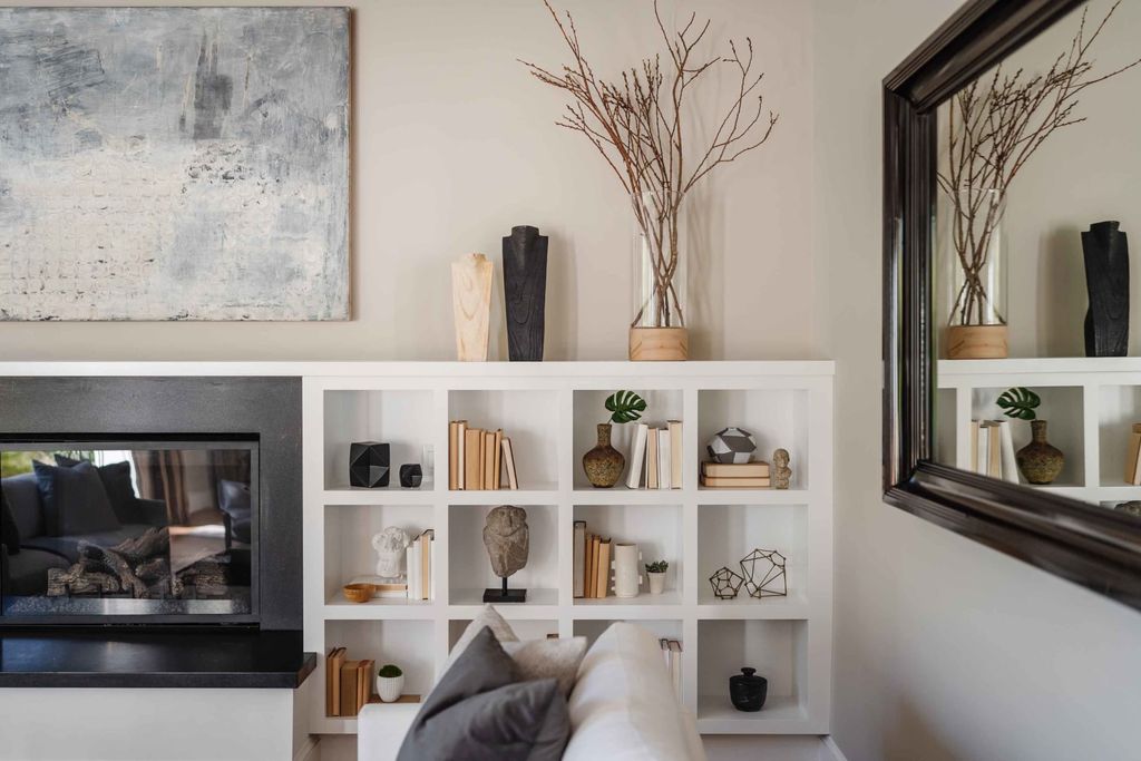 The Modern Farmhouse in Pacific Palisades blends artisanal details, top finishes, voluminous rooms, and an open concept indoor-outdoor layout now available for sale. This home located at 782 Ranch Ln, Pacific Palisades, California
