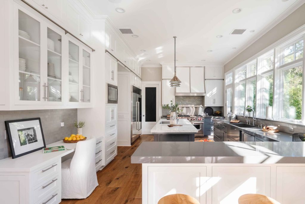The Modern Farmhouse in Pacific Palisades blends artisanal details, top finishes, voluminous rooms, and an open concept indoor-outdoor layout now available for sale. This home located at 782 Ranch Ln, Pacific Palisades, California