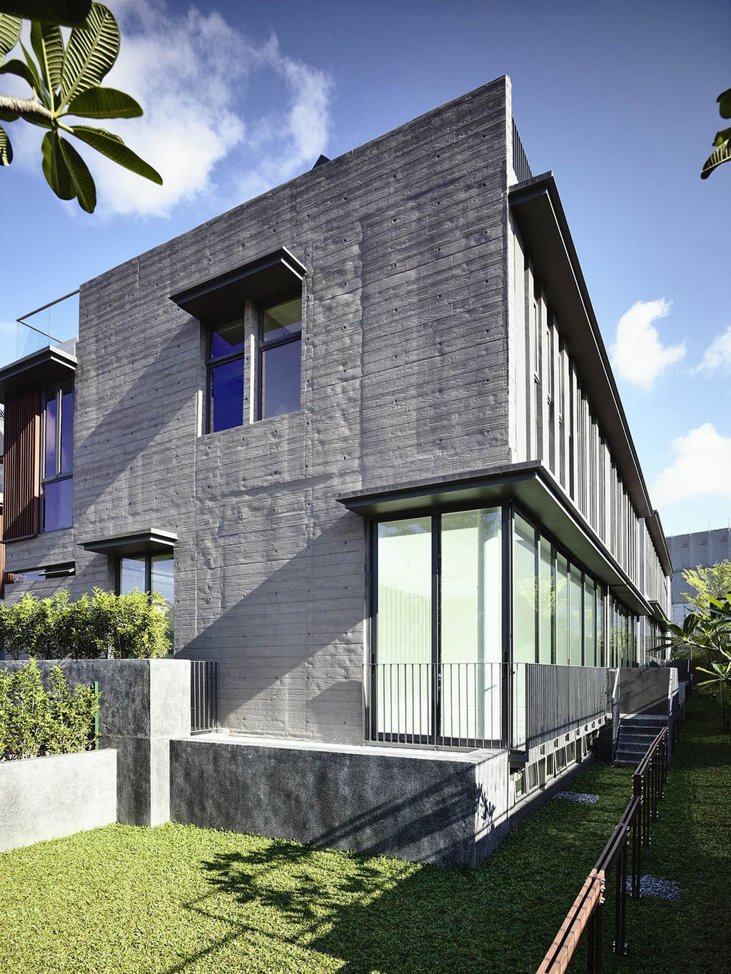 Toh Crescent a Stunning 10 Unit Cluster of Houses by HYLA Architects 16