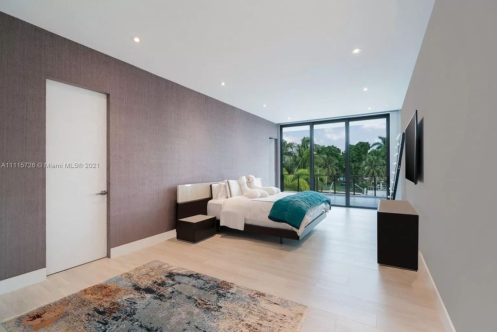Tropical Modern Home in Miami built with Top Level Finish Asking for 8495000 11