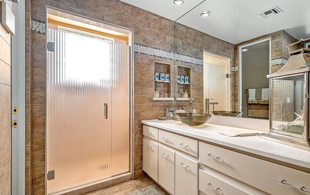 Classic Elegant Single Level Home in Scottsdale, Arizona sells for $4,900,000