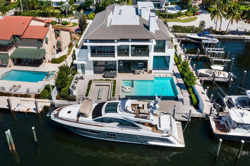 The Home in Fort Lauderdale is a A coastal turn key modern masterpiece in Harbor Beach with entertaining-ready layout now available for sale. This home located at 1425 E Lake Dr, Fort Lauderdale, Florida