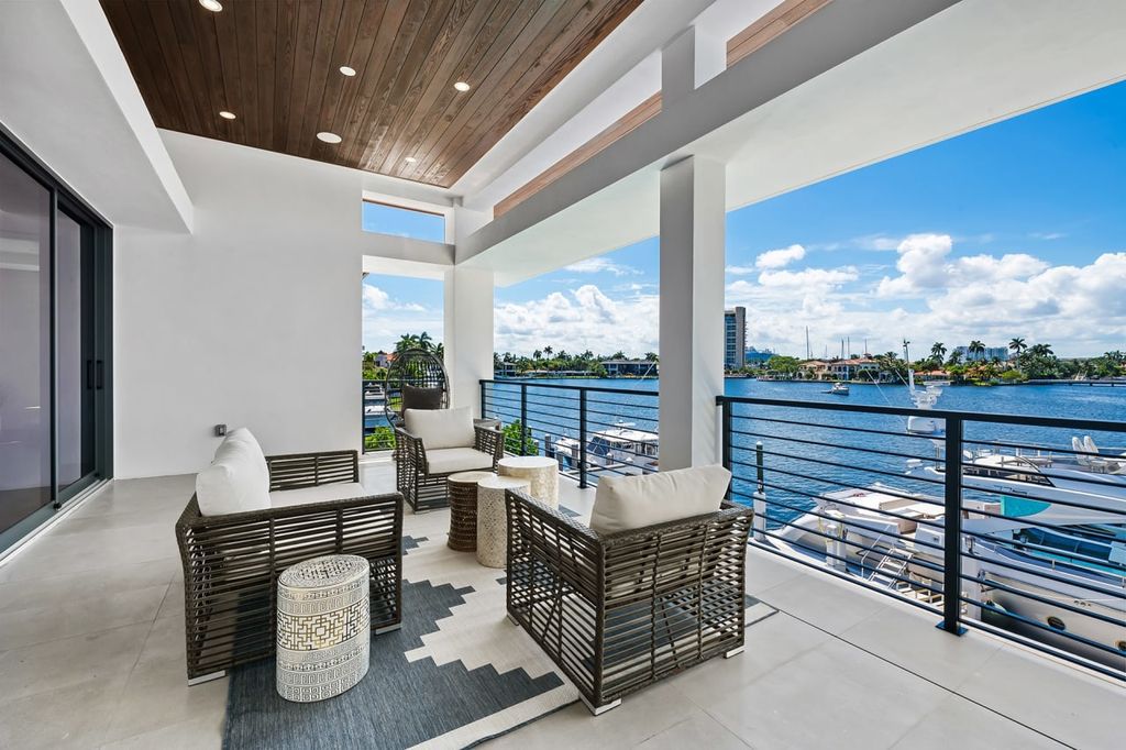 The Home in Fort Lauderdale is a A coastal turn key modern masterpiece in Harbor Beach with entertaining-ready layout now available for sale. This home located at 1425 E Lake Dr, Fort Lauderdale, Florida