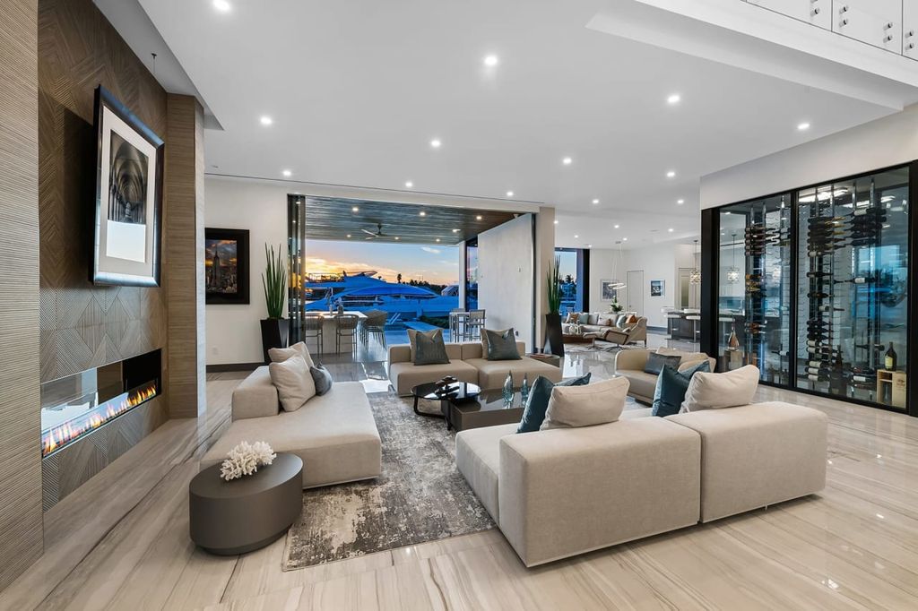 The Home in Fort Lauderdale is a A coastal turn key modern masterpiece in Harbor Beach with entertaining-ready layout now available for sale. This home located at 1425 E Lake Dr, Fort Lauderdale, Florida