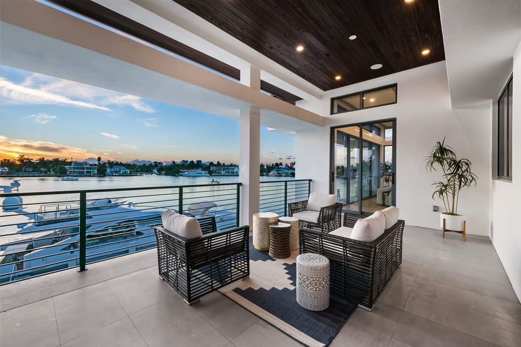 The Home in Fort Lauderdale is a A coastal turn key modern masterpiece in Harbor Beach with entertaining-ready layout now available for sale. This home located at 1425 E Lake Dr, Fort Lauderdale, Florida