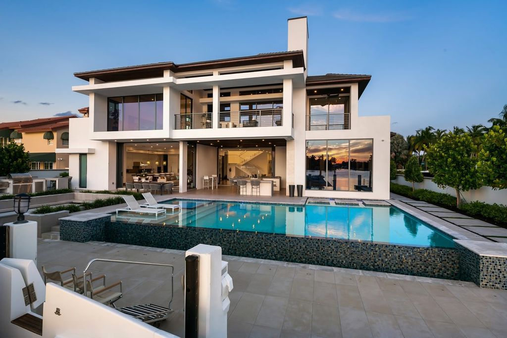 The Home in Fort Lauderdale is a A coastal turn key modern masterpiece in Harbor Beach with entertaining-ready layout now available for sale. This home located at 1425 E Lake Dr, Fort Lauderdale, Florida