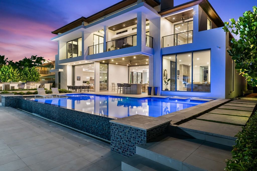 The Home in Fort Lauderdale is a A coastal turn key modern masterpiece in Harbor Beach with entertaining-ready layout now available for sale. This home located at 1425 E Lake Dr, Fort Lauderdale, Florida