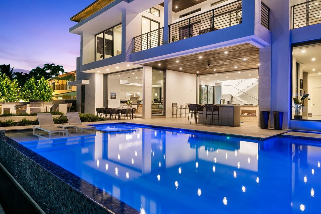 The Home in Fort Lauderdale is a A coastal turn key modern masterpiece in Harbor Beach with entertaining-ready layout now available for sale. This home located at 1425 E Lake Dr, Fort Lauderdale, Florida