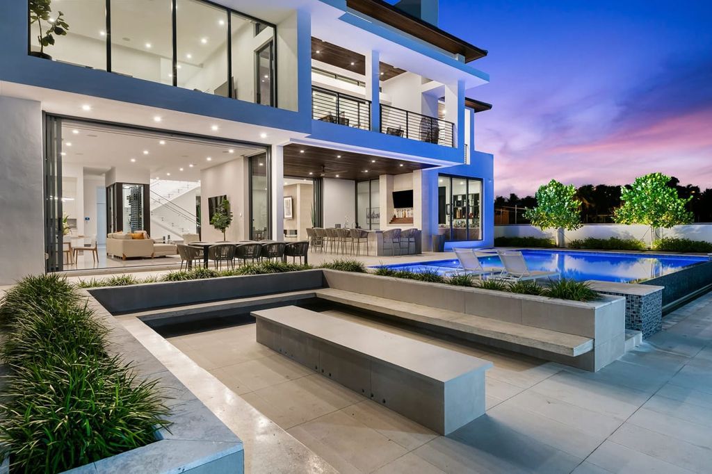 The Home in Fort Lauderdale is a A coastal turn key modern masterpiece in Harbor Beach with entertaining-ready layout now available for sale. This home located at 1425 E Lake Dr, Fort Lauderdale, Florida