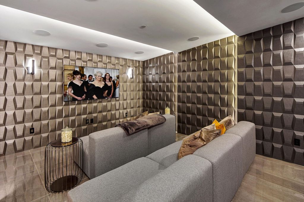 The Home in Beverly Grove is a brand-new 2021 geometric modern using an intricate blend of materials and architectural elements now available for sale. This home located at 542 N Vista St, Los Angeles, California