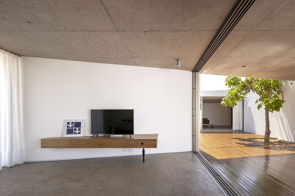 Couri House Elegant single story one by ARQBR Arquitetura e Urbanismo 19