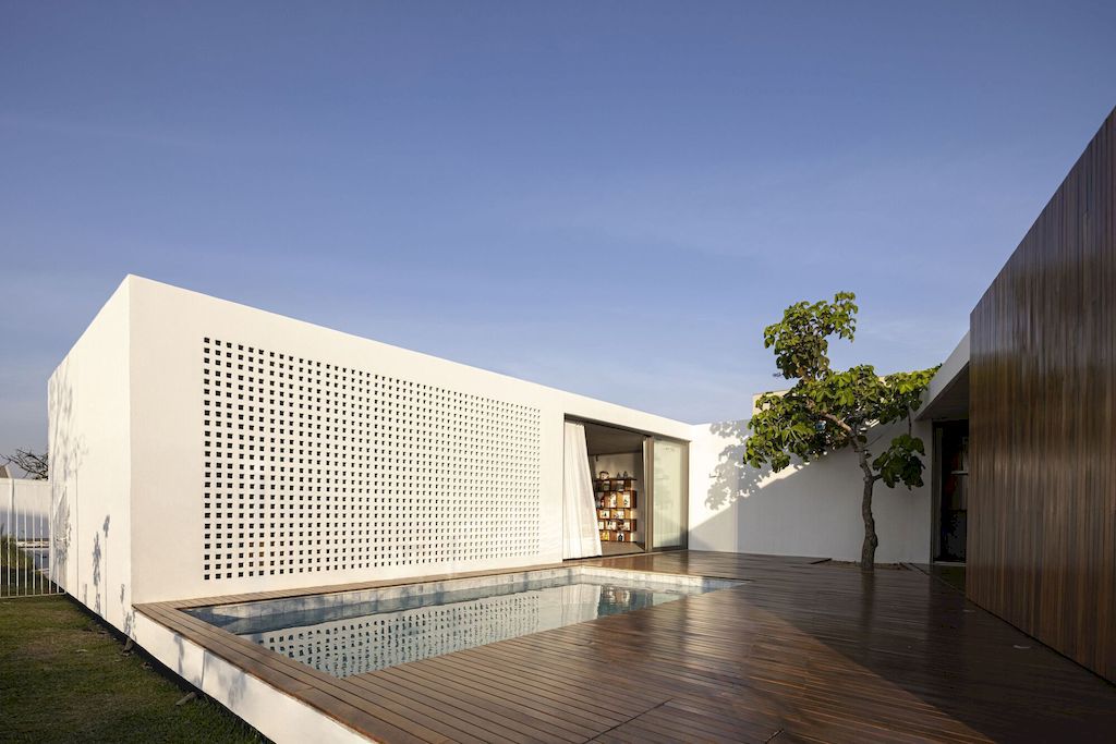Couri House Elegant single story one by ARQBR Arquitetura e Urbanismo 21