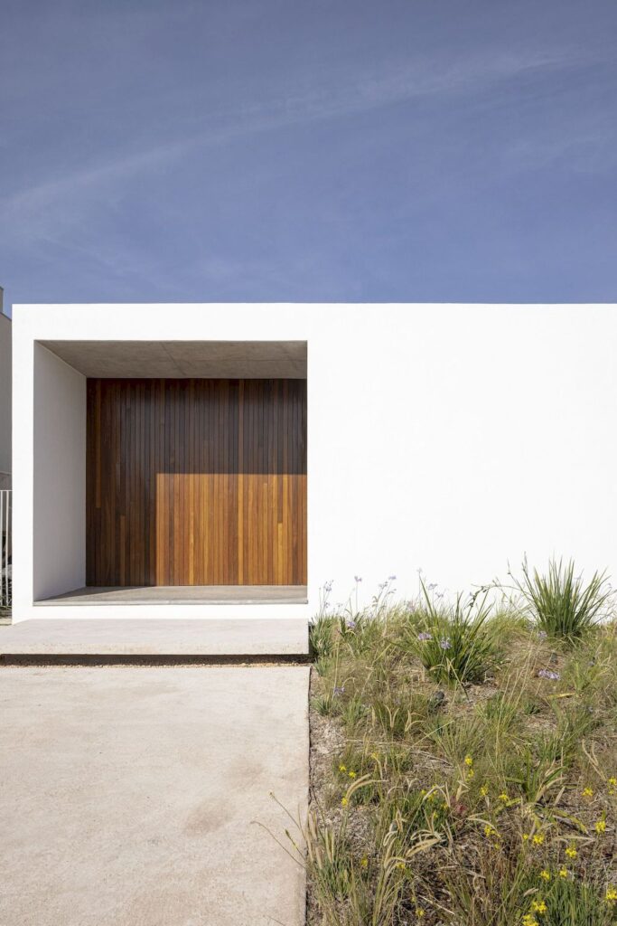 Couri House Elegant single story one by ARQBR Arquitetura e Urbanismo 9