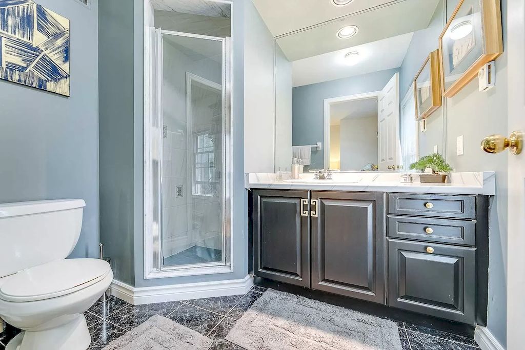 The Georgian Style Home in Ontario is a luxurious home now available for sale. This home located at 46 Byron St, Oakville, ON L6J 7P9, Canada