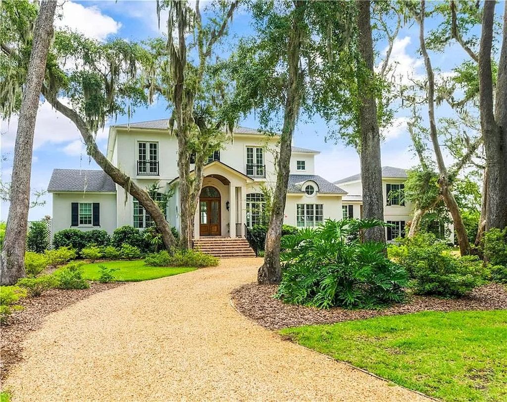 The Home in Georgia is a luxurious home which is well constructed under South Florida architecture influence now available for sale. This home located at 400 Hawkins Island Dr, Saint Simons Island, Georgia; offering 06 bedrooms and 06 bathrooms with 5,985 square feet of living spaces. 