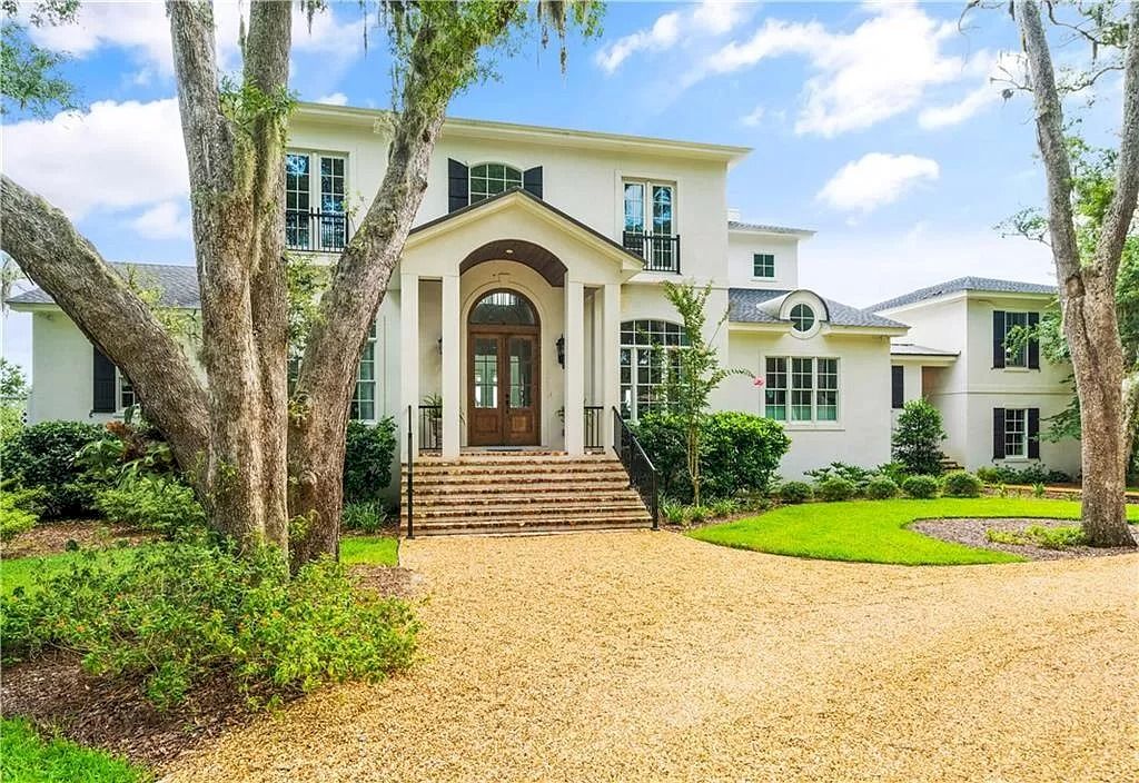 The Home in Georgia is a luxurious home which is well constructed under South Florida architecture influence now available for sale. This home located at 400 Hawkins Island Dr, Saint Simons Island, Georgia; offering 06 bedrooms and 06 bathrooms with 5,985 square feet of living spaces. 