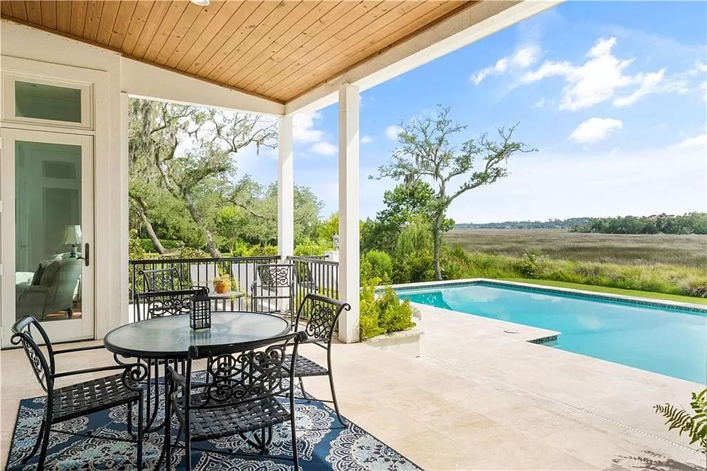 The Home in Georgia is a luxurious home which is well constructed under South Florida architecture influence now available for sale. This home located at 400 Hawkins Island Dr, Saint Simons Island, Georgia; offering 06 bedrooms and 06 bathrooms with 5,985 square feet of living spaces. 