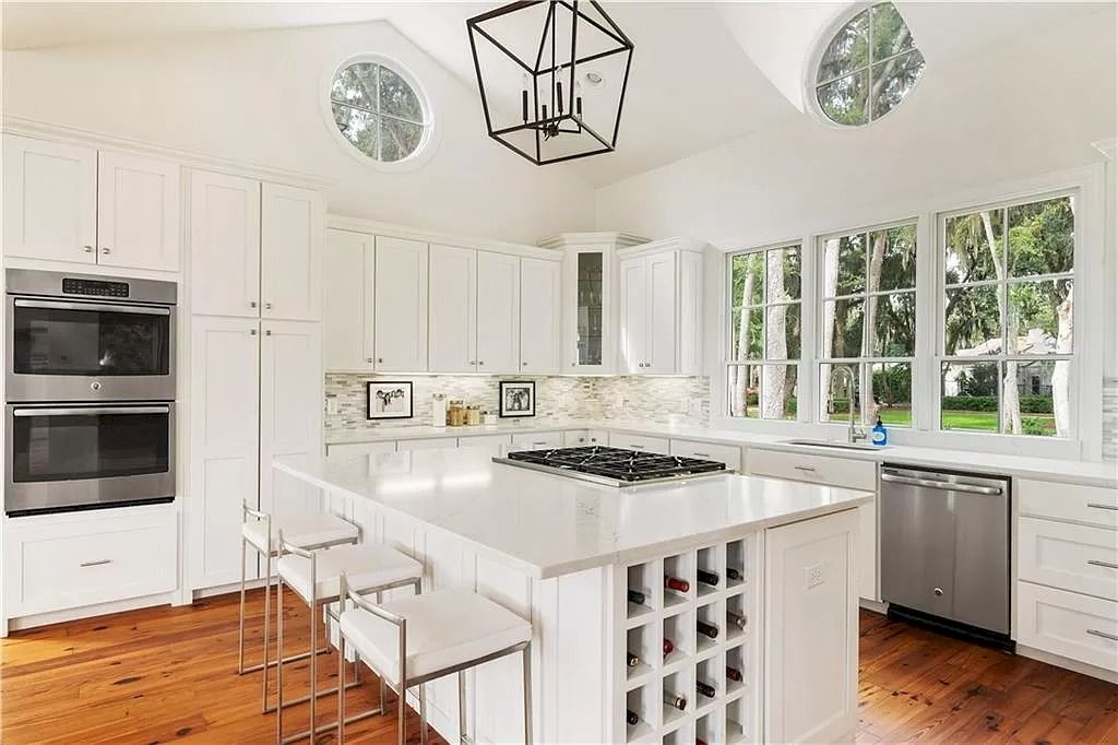 The Home in Georgia is a luxurious home which is well constructed under South Florida architecture influence now available for sale. This home located at 400 Hawkins Island Dr, Saint Simons Island, Georgia; offering 06 bedrooms and 06 bathrooms with 5,985 square feet of living spaces. 
