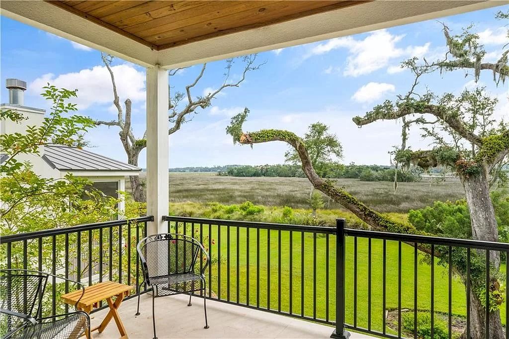 The Home in Georgia is a luxurious home which is well constructed under South Florida architecture influence now available for sale. This home located at 400 Hawkins Island Dr, Saint Simons Island, Georgia; offering 06 bedrooms and 06 bathrooms with 5,985 square feet of living spaces. 