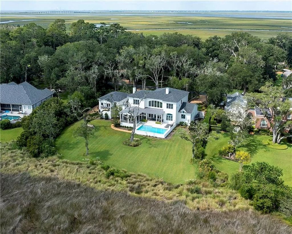 The Home in Georgia is a luxurious home which is well constructed under South Florida architecture influence now available for sale. This home located at 400 Hawkins Island Dr, Saint Simons Island, Georgia; offering 06 bedrooms and 06 bathrooms with 5,985 square feet of living spaces. 