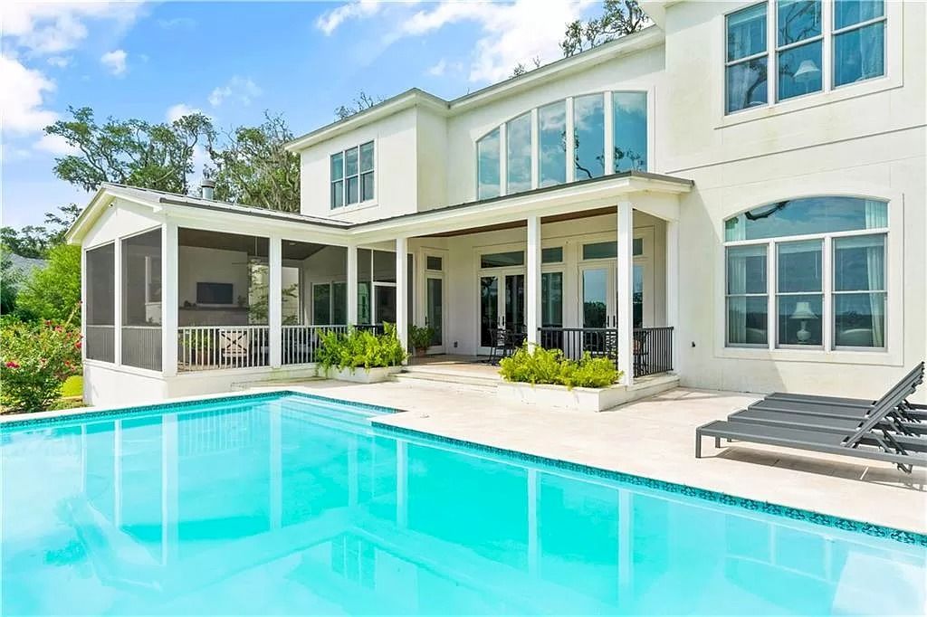 The Home in Georgia is a luxurious home which is well constructed under South Florida architecture influence now available for sale. This home located at 400 Hawkins Island Dr, Saint Simons Island, Georgia; offering 06 bedrooms and 06 bathrooms with 5,985 square feet of living spaces. 