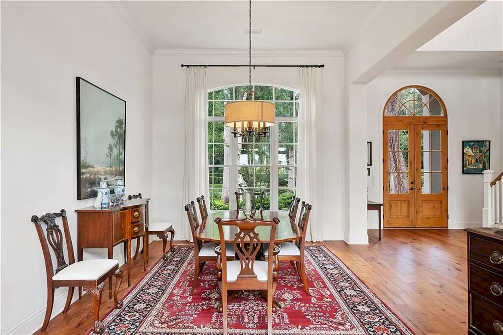 The Home in Georgia is a luxurious home which is well constructed under South Florida architecture influence now available for sale. This home located at 400 Hawkins Island Dr, Saint Simons Island, Georgia; offering 06 bedrooms and 06 bathrooms with 5,985 square feet of living spaces. 