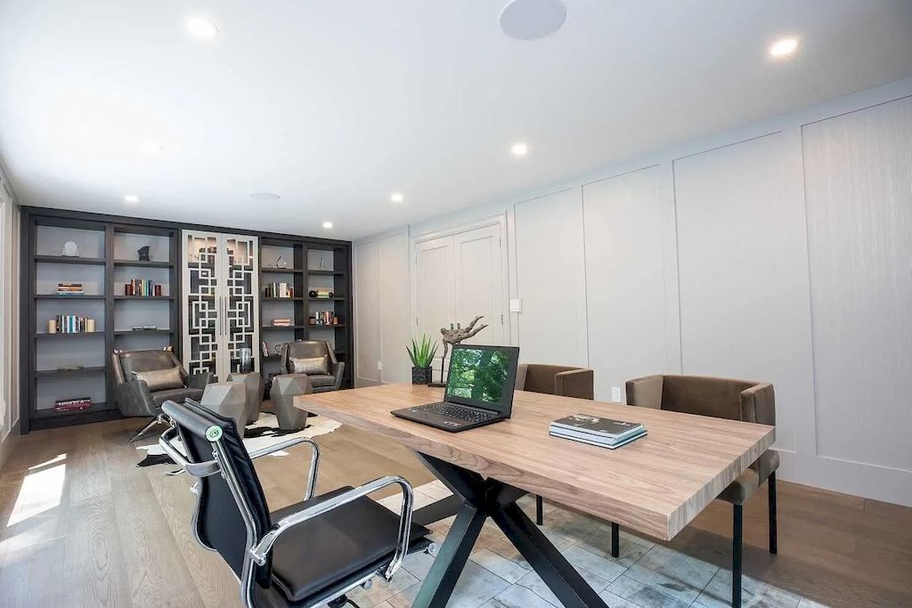 The Magnificent Home in Ontario is a spectacular home now available for sale. This home located at 1489 Rogerswood Ct, Mississauga, ON L5J 1R7, Canada