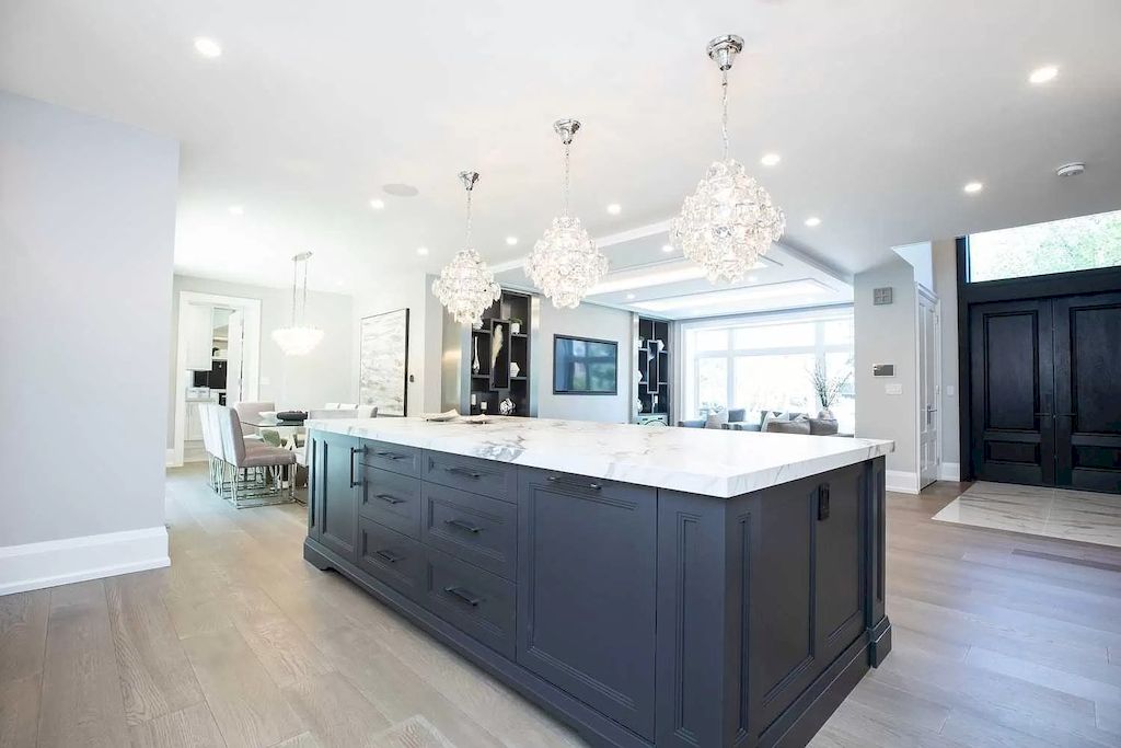 The Magnificent Home in Ontario is a spectacular home now available for sale. This home located at 1489 Rogerswood Ct, Mississauga, ON L5J 1R7, Canada