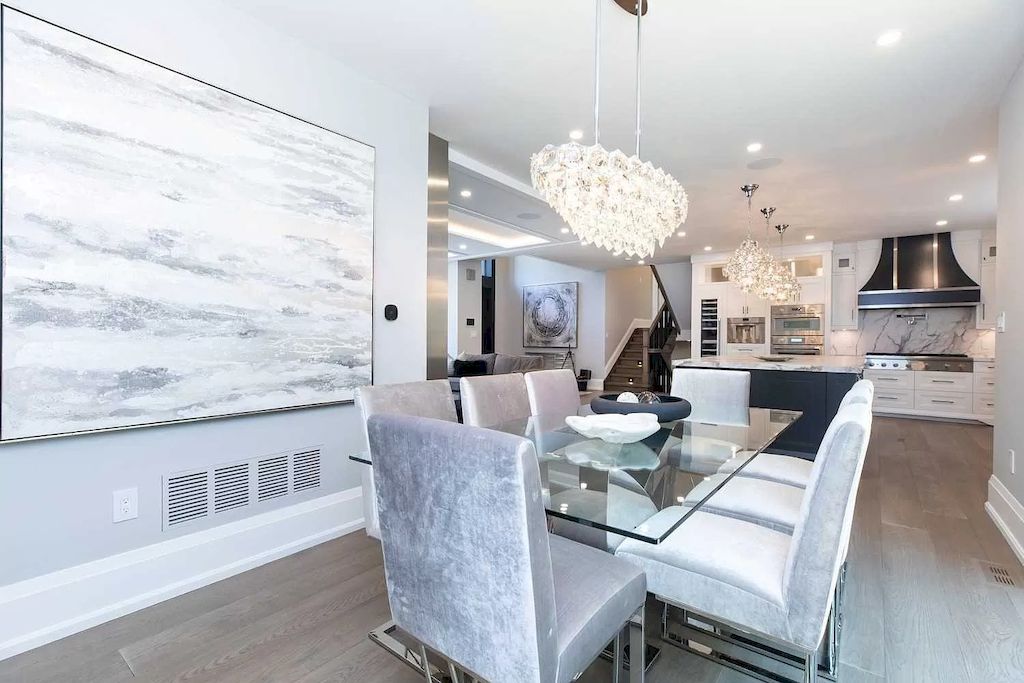 The Magnificent Home in Ontario is a spectacular home now available for sale. This home located at 1489 Rogerswood Ct, Mississauga, ON L5J 1R7, Canada