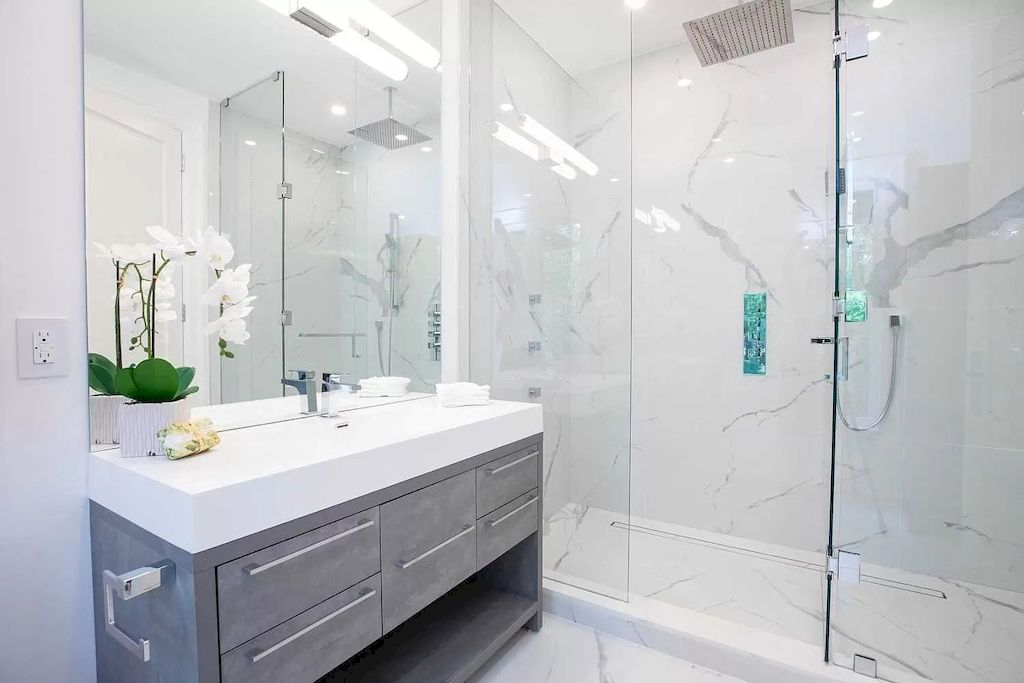 The Magnificent Home in Ontario is a spectacular home now available for sale. This home located at 1489 Rogerswood Ct, Mississauga, ON L5J 1R7, Canada