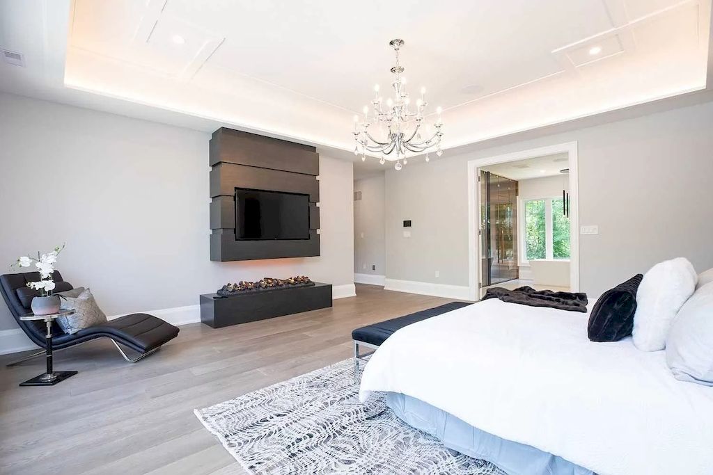 The Magnificent Home in Ontario is a spectacular home now available for sale. This home located at 1489 Rogerswood Ct, Mississauga, ON L5J 1R7, Canada