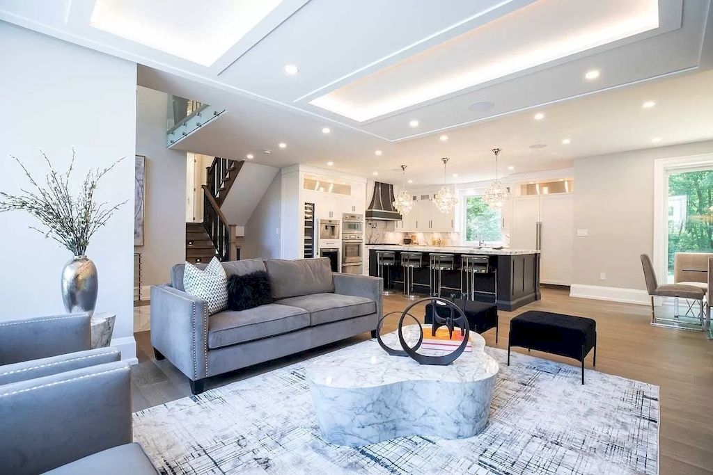 The Magnificent Home in Ontario is a spectacular home now available for sale. This home located at 1489 Rogerswood Ct, Mississauga, ON L5J 1R7, Canada