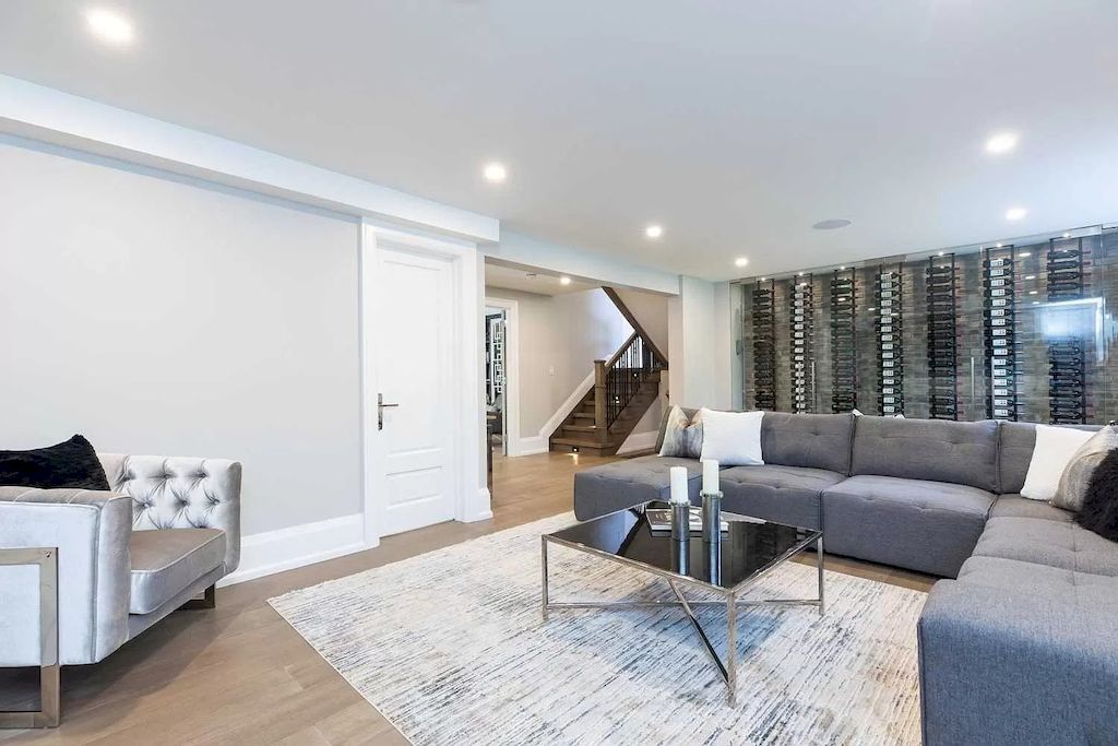The Magnificent Home in Ontario is a spectacular home now available for sale. This home located at 1489 Rogerswood Ct, Mississauga, ON L5J 1R7, Canada